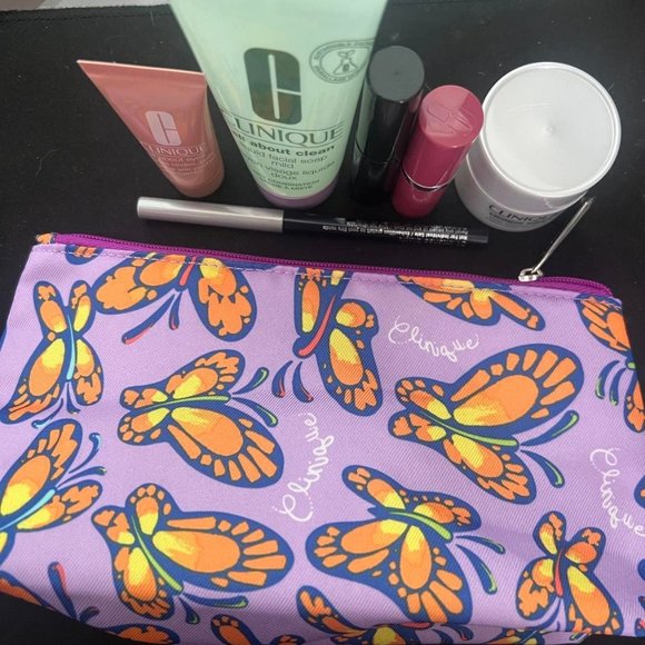 NEW- Clinique Skincare Set - Picture 2 of 6